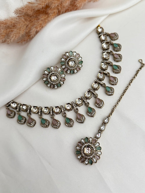 Uncut Kundan sleek necklace x studs