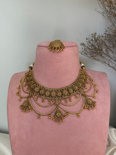 Neha Necklace Set