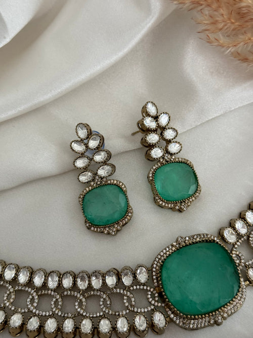 Ruhi tyani Choker Set