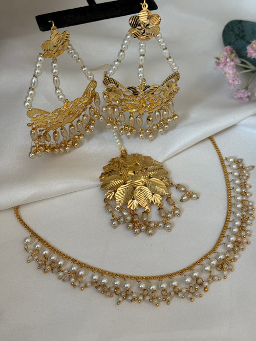 Pearl Necklace Set
