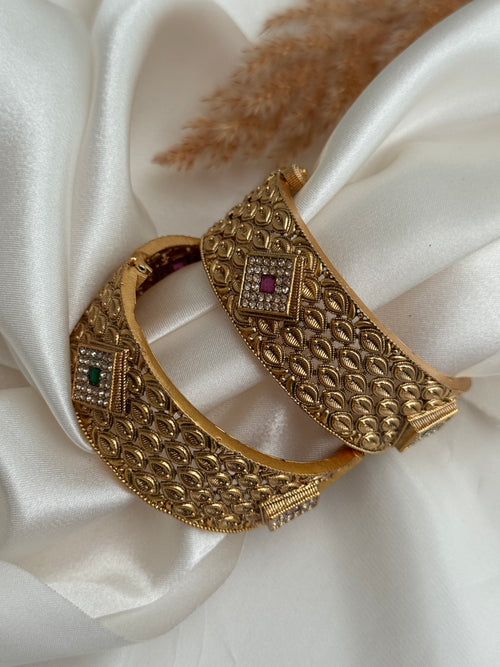 Antique Gold Kada Set