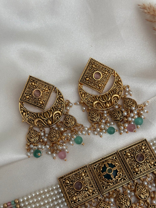 Aliya gold Choker Set