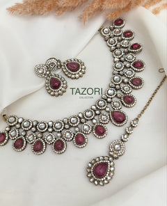 Uncut Kundan Necklace Set