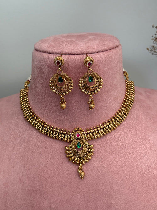 Gold imitation necklace Set
