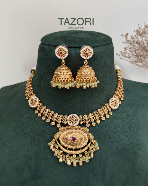 Niharika Necklace Set