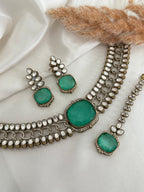 Ruhi tyani Choker Set