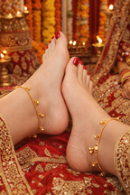 Gold imitation sleek Anklets
