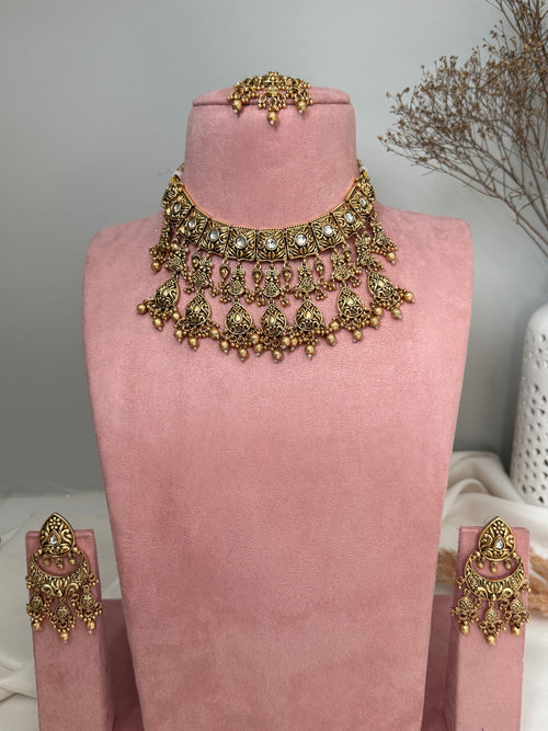 Pihu Necklace Set