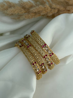 Gold imitation bangle Set of 4