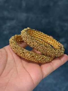 Gold imitation bangles set