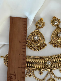 Gold x Kundan Choker Set