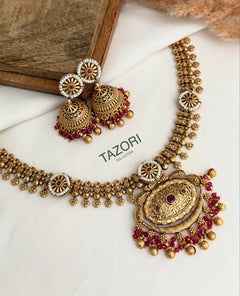 Niharika Necklace Set