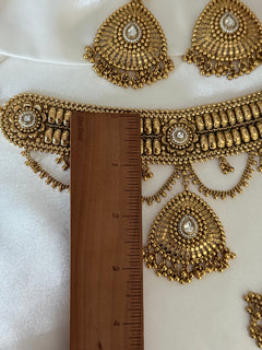 Gold x Kundan Choker Set