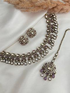 Uncut Kundan Necklace Set