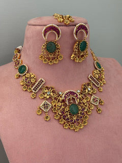Heritage necklace set