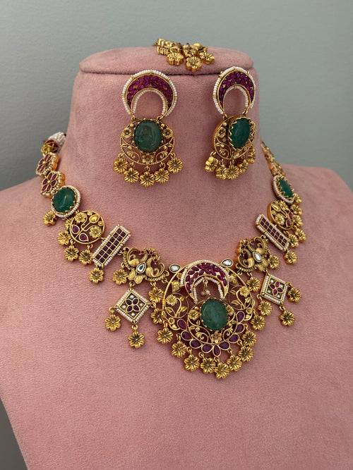 Heritage necklace set
