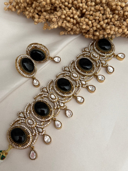 Sonam Monalisa Choker Set