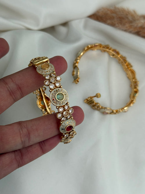 Multicolor screw bangle Set