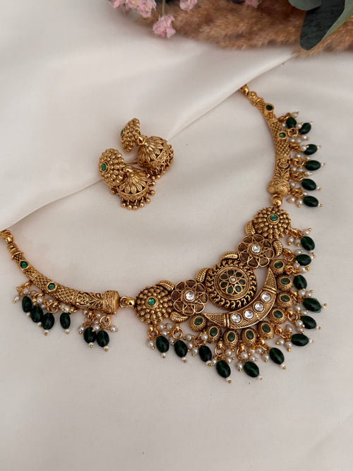 Gold hasli Kundan set