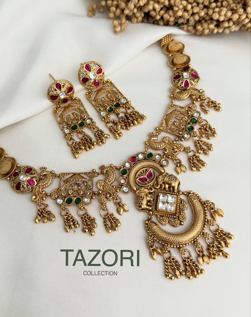 Heritage necklace set