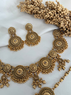 Aura gold necklace set