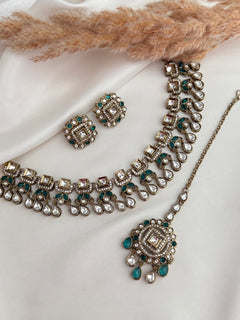 Uncut Kundan Necklace Set