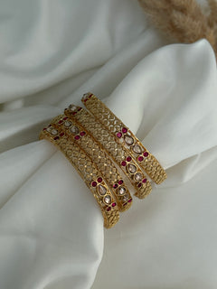 Gold imitation bangle Set of 4