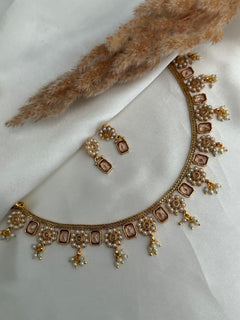 Kundan sleek necklace set
