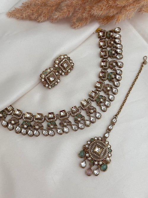 Uncut Kundan Necklace Set