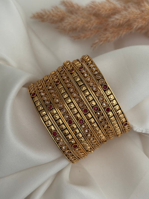 Gold imitation bangles Set