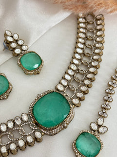 Ruhi tyani Choker Set