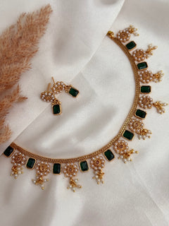 Kundan sleek necklace set