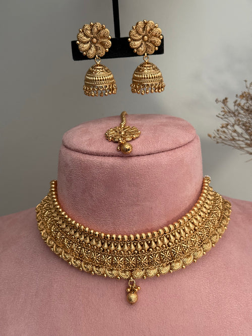Gold imitation choker Set