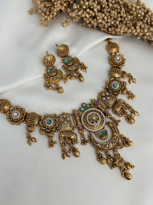 Heritage gold imitation necklace Set