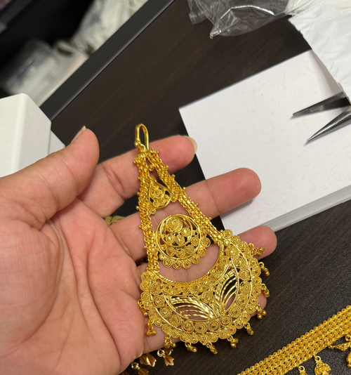 Gold traditional passa