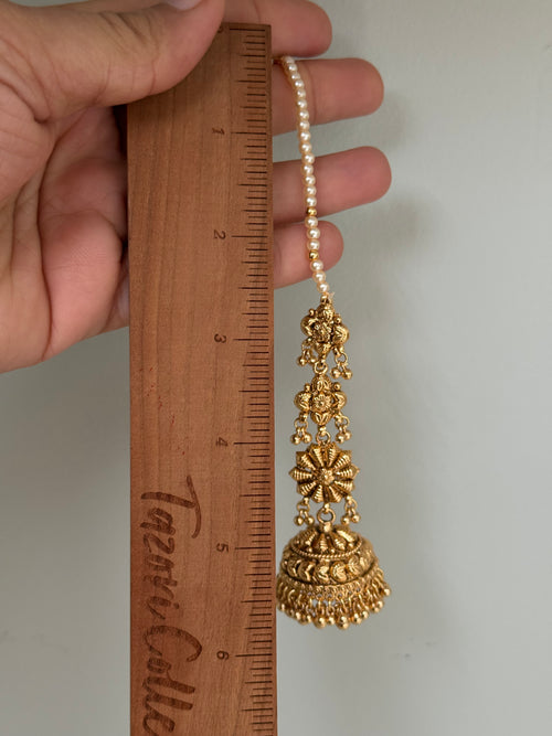 Gold single jhumki Earrings