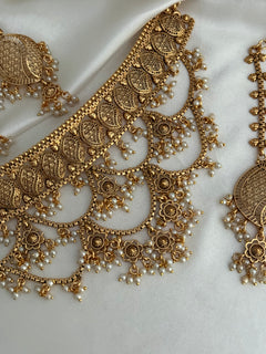 Myra Choker Set