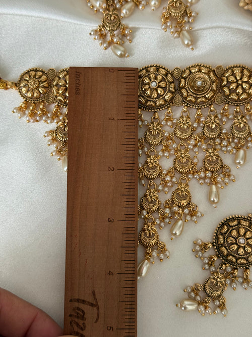 Sakshi choker Set