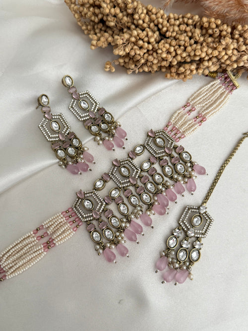 Tyani kundan choker set