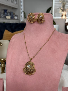 Gold imitation pendant Necklace Set