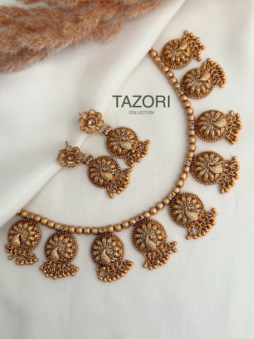 Morni matte gold necklace set