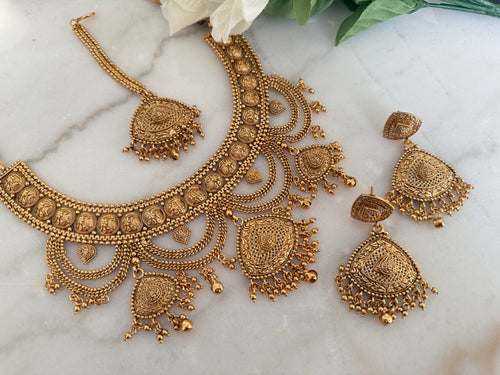 Gold necklace Set