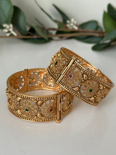 Antique Matte Gold Kada Set