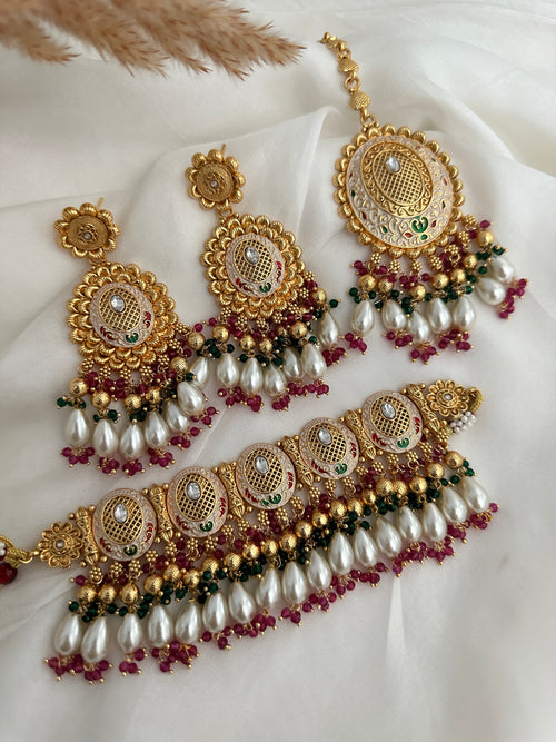 Green and Rani Pink Gold Choker Set