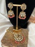 Peach Sleek Kundan Necklace Set