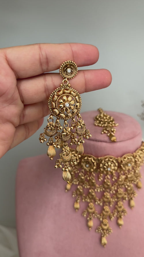 Sakshi choker Set