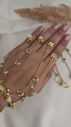 Pearl Hand accessory x hathphool