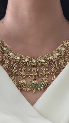 Pihu Necklace Set