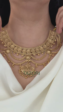 Bani gold necklace Set