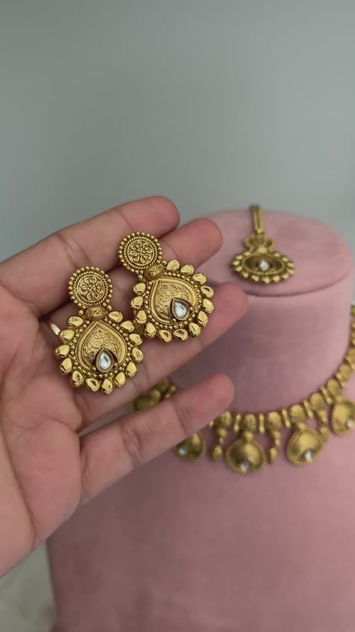 Priya necklace Set
